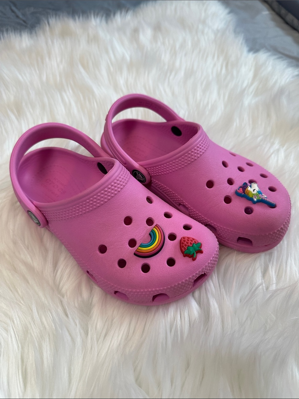 EUC CROCS Kids Pink Classic Clogs w/Fun Jibbitz Sz 13